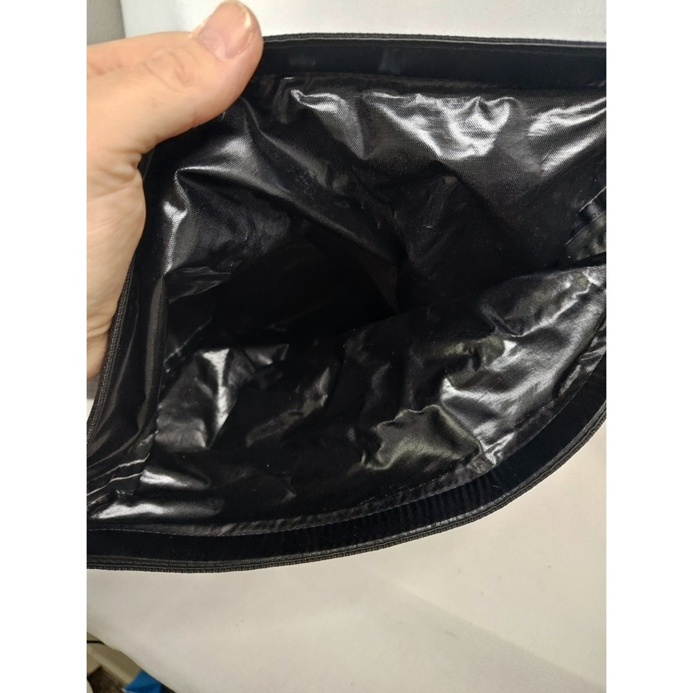 Oakley Black 22L Dry Bag Waterproof Roll-Top Bag Outdoor Water Sports Gear - Picture 4 of 6